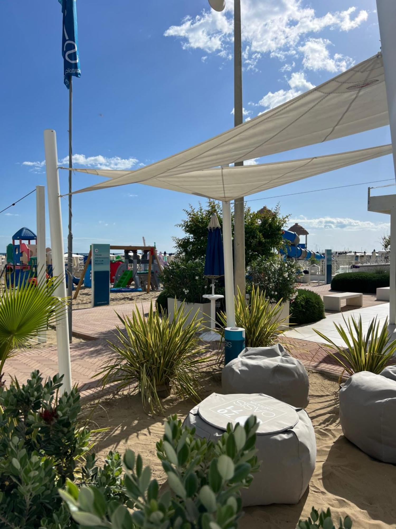 Hotel Continental Cattolica Esterno foto