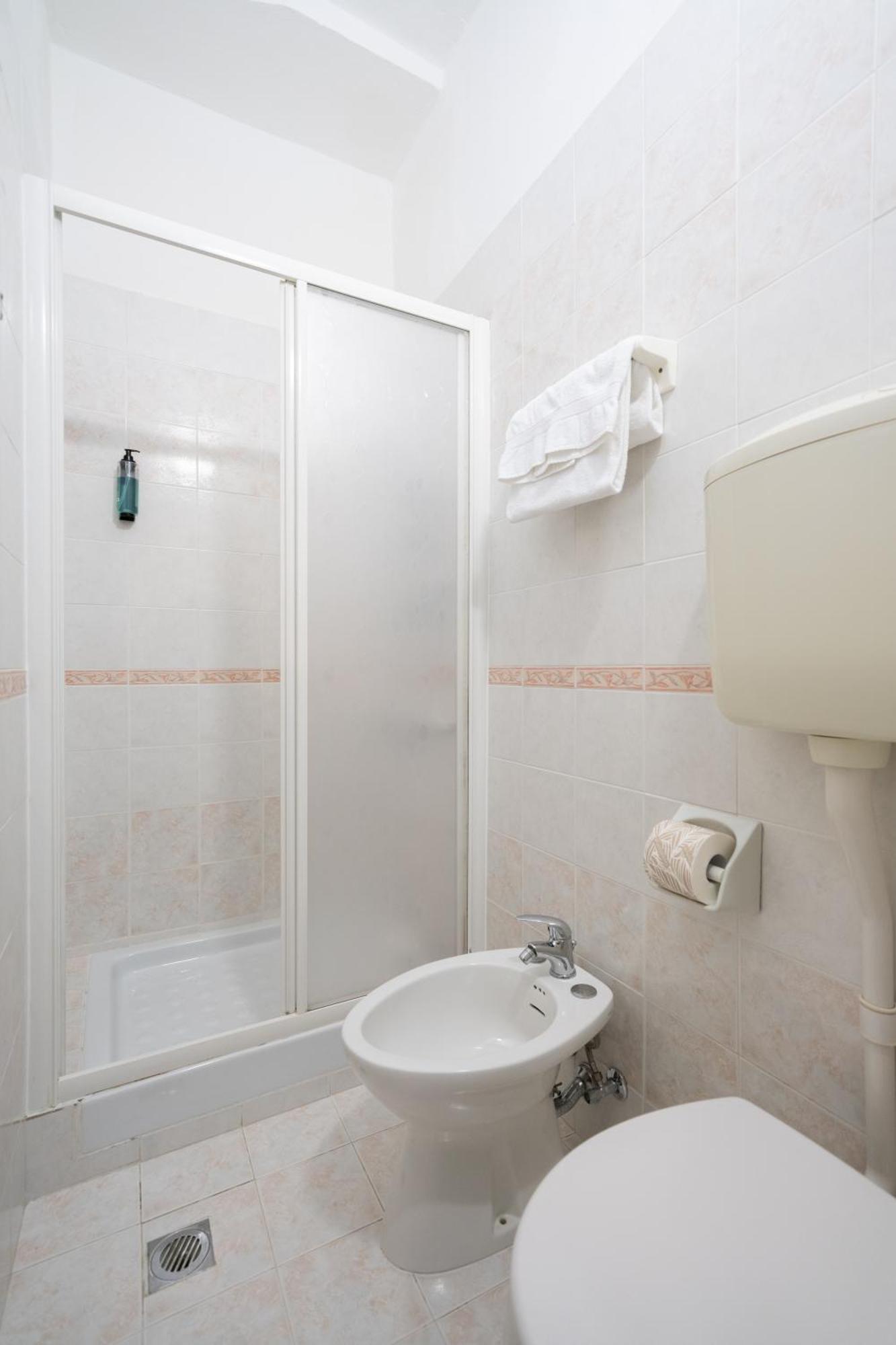 Hotel Continental Cattolica Esterno foto